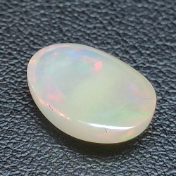 2,68ct Opal im Ovalschliff 12,7x9,1 mm
