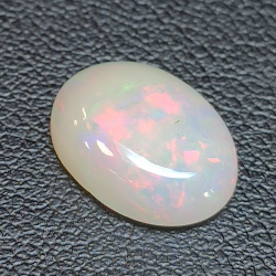 2,68ct Ópalo talla oval 12,7x9,1 mm