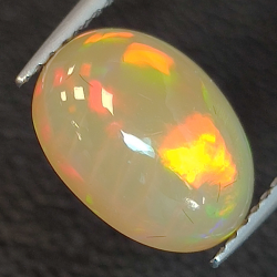 2,04ct Ópalo talla oval 10,7x7,9 mm