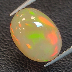2,04ct Ópalo talla oval 10,7x7,9 mm