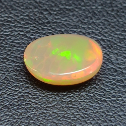 2,04ct Oval cut opal 10,7x7,9 mm