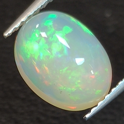 1,99ct Oval cut opal 9,6x7,09 mm