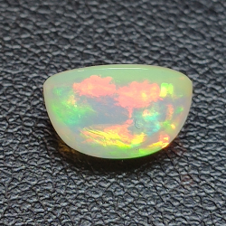 1,99ct Oval cut opal 9,6x7,09 mm