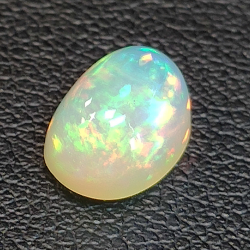1,99ct Oval cut opal 9,6x7,09 mm