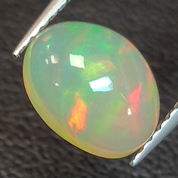 1,57ct Opal im Ovalschliff 9,1x7,1 mm