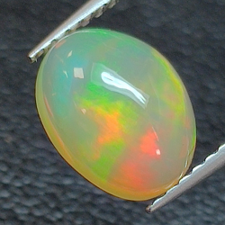1,57ct Opal im Ovalschliff 9,1x7,1 mm