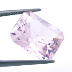 Morganite tagliata a forbice da 12,07 ct, 16,06 x 13,76 mm