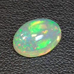 2,04ct Oval cut opal 10,8x7,9 mm