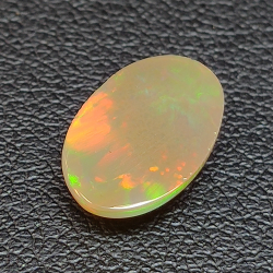 2,20ct Oval cut opal 12,3x8,5 mm