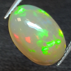 2,20ct Opale taglio ovale 12,3x8,5 mm