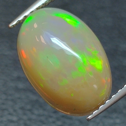 2,20ct Opal im Ovalschliff 12,3x8,5 mm