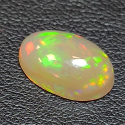 2,20ct Opale taglio ovale 12,3x8,5 mm