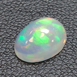 1,51ct Ópalo talla oval 9,5x6,9 mm