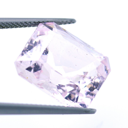 Morganite tagliata a forbice da 12,57 ct, 15,33 x 13,89 mm