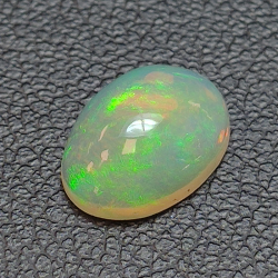 1,22ct Ópalo talla oval 9,7x7,04 mm