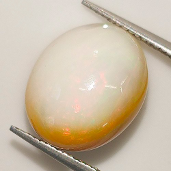 7,18 ct Opal  Oval Cabochon 15,09 x 12,83 x 7,53 mm