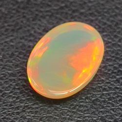 1,50ct Ópalo talla oval 9,8x7,2 mm