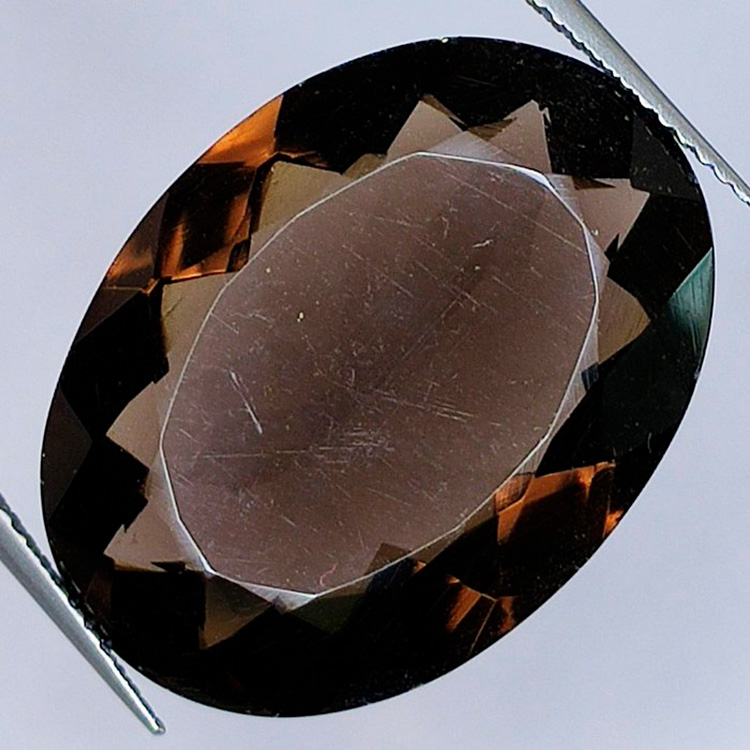 21,99 ct Cuarzo ahumado ovalado 24,34 x 17,90 x 8,32 mm