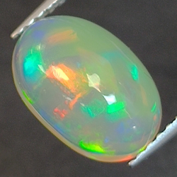 1,70ct Oval cut opal 11.1x7,6 mm