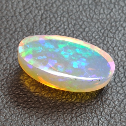 2,32ct Opale taglio ovale 12,9x7,6 mm