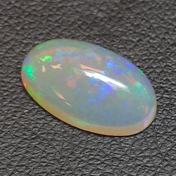 2,32ct Opale ovale 12,9x7,6 mm