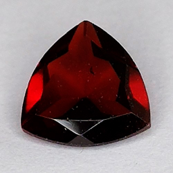 1,33 ct Granato brillante 7,1 x 3,2 mm