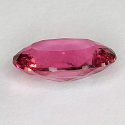 0,79 ct Turmalina oval 7,5 x 5,4 x 2,9 mm