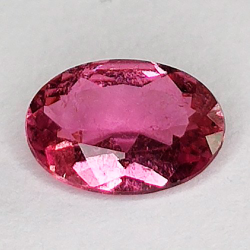 0,79 ct Tormalina ovale 7,5 x 5,4 x 2,9 mm