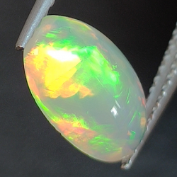 1,15ct Ópalo talla oval 10,2x6,6 mm
