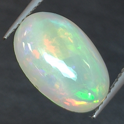 2,56ct Opale ovale 12,4x8,9 mm