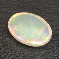 2,56ct Opale ovale 12,4x8,9 mm