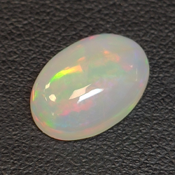 2,56ct Oval cut opal 12,4x8,9 mm