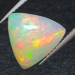 2,21ct Ópalo talla trilliant 11,1x11,2 mm