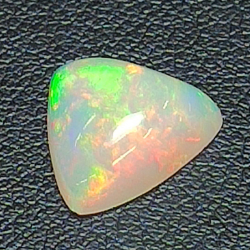 2,21ct Ópalo talla trilliant 11,1x11,2 mm