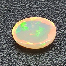 1,66ct Ópalo talla oval 10,2x7,7 mm