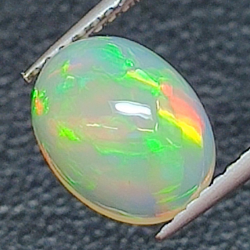 1,66ct Ópalo talla oval 10,2x7,7 mm