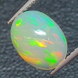 1,66ct Ópalo talla oval 10,2x7,7 mm