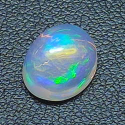 2,18ct Oval cut opal 10,3x8,6 mm