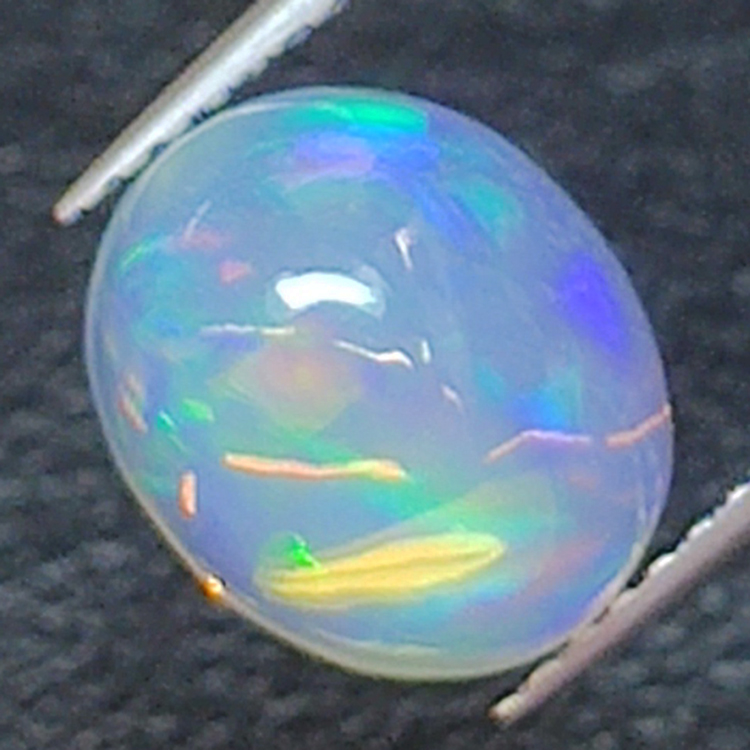 2,18ct Oval cut opal 10,3x8,6 mm