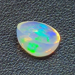 2,18ct Oval cut opal 10,3x8,6 mm