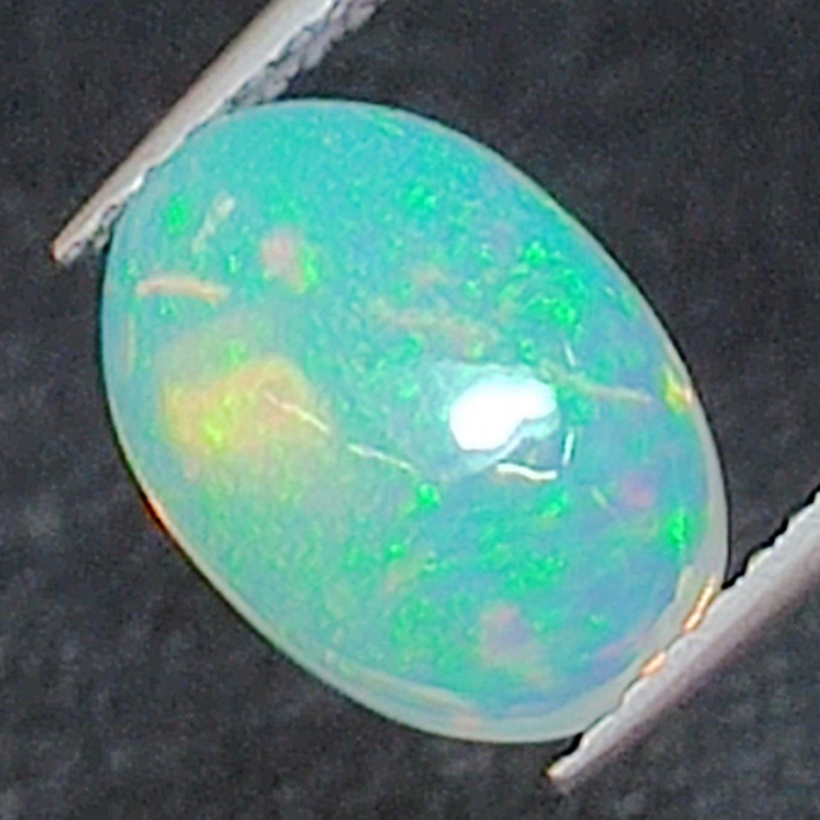 2,19ct Oval cut opal 10,6x7,5 mm