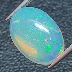 2,19ct Oval cut opal 10,6x7,5 mm