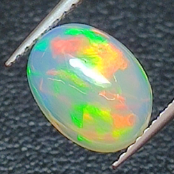 1,65ct Oval cut opal 10,4x7,8 mm