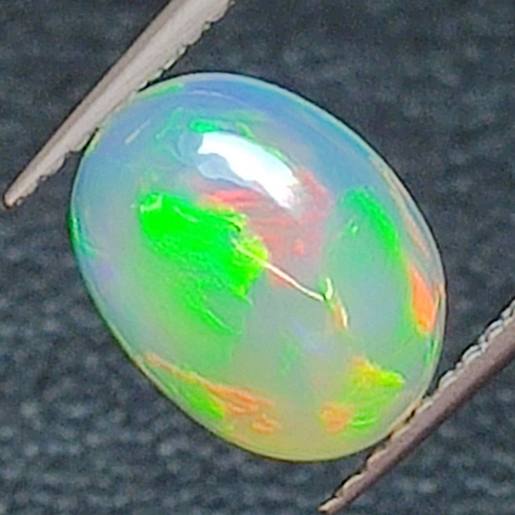1,65ct Opale ovale 10,4x7,8 mm