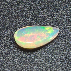 2,06ct Ópalo en Cabujón Talla pera 13,8x8,8 mm