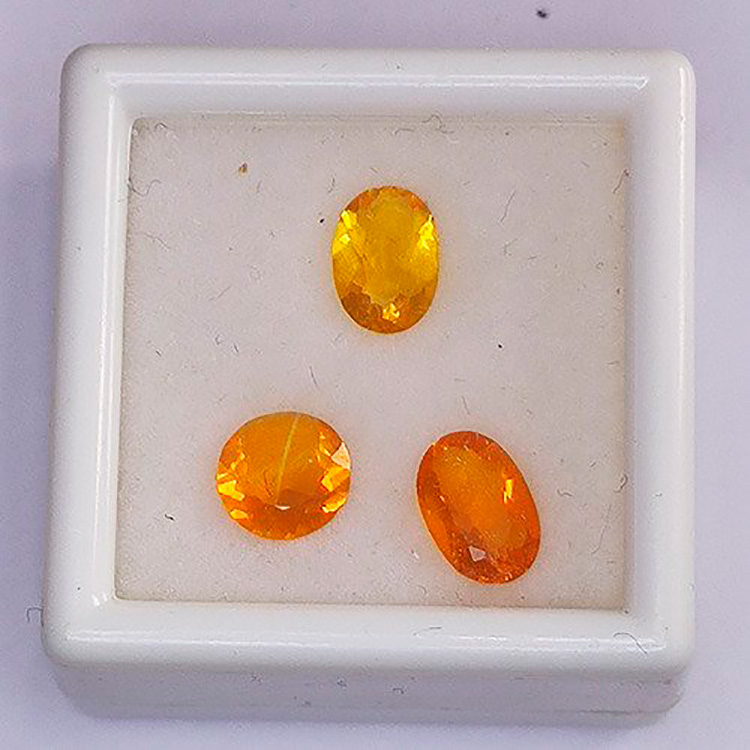 1,30 ct Opale de feu (5,9) x 3,1 à 7,2 x 4,8 x 3,1 mm