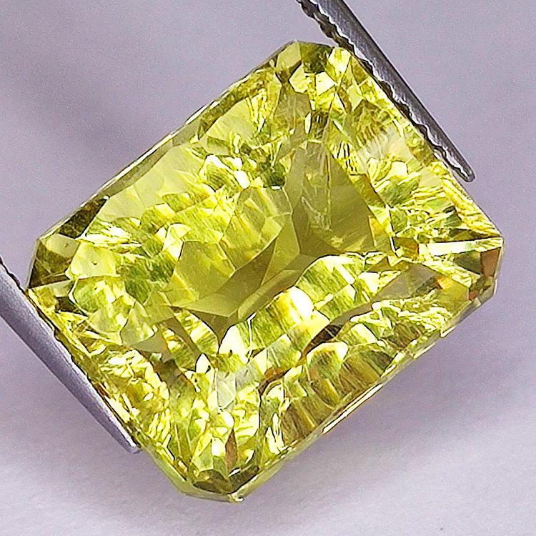 7,46 ct Zitronenquarz 12,6 x 10 x 8,1 mm