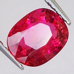 0,72 ct Ovaler Turmalin 6,26 x 4,99 x 3,19 mm.