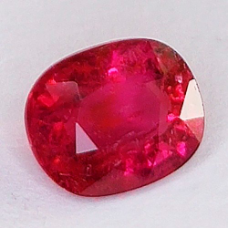 0,72 ct Tourmaline ovale 6,26 x 4,99 x 3,19 mm.