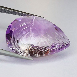 10,45 ct Birne, Spezialschliff Amethyst 18,68 x 13,73 x 7,92 mm.